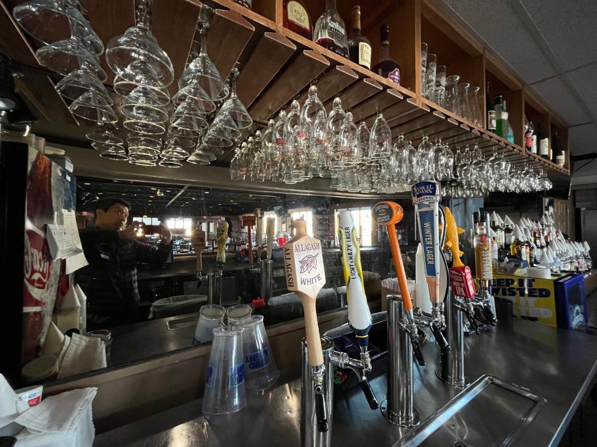 Presque Isle Hotel מראה חיצוני תמונה
